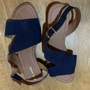 Solanz blue sandals. Slingback with buckles. Size 8 1/2.